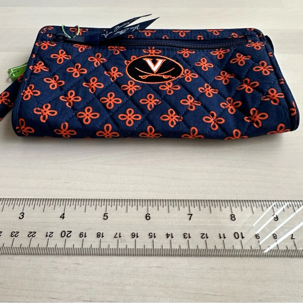 New Vera Bradley University of Virginia UVA Front Zip Wristlet - Picture 13 of 13
